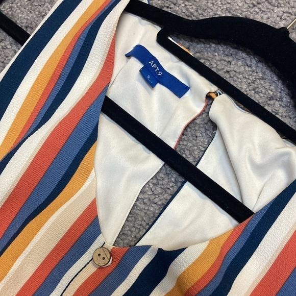 Apt 9 striped jumpsuit - Picture 2 of 2